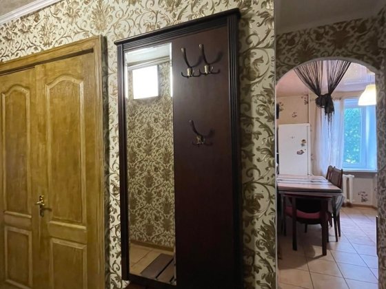 Продаю двокімнатну квартиру у житловому стані по пр.Відродження Луцьк