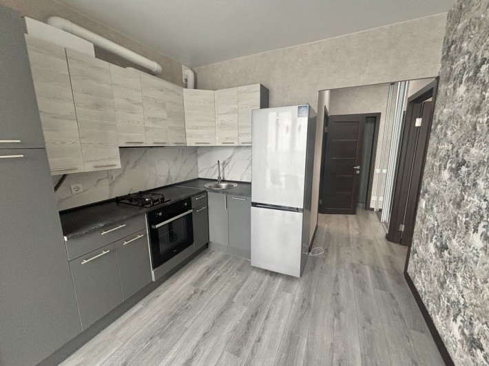 Однокімнатна з ремонтом і виглядом на Ірпінське озеро - фото 1