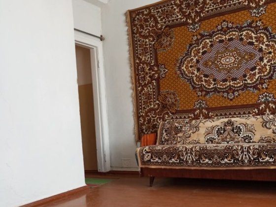 Центрі Піонера,червона лінія,продаж 2 кімнатної квартири,Сталінка. Кривой Рог