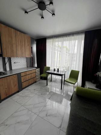 Продам двокімнатну квартиру з ремонтом! Мінімальне оформлення! - фото 1