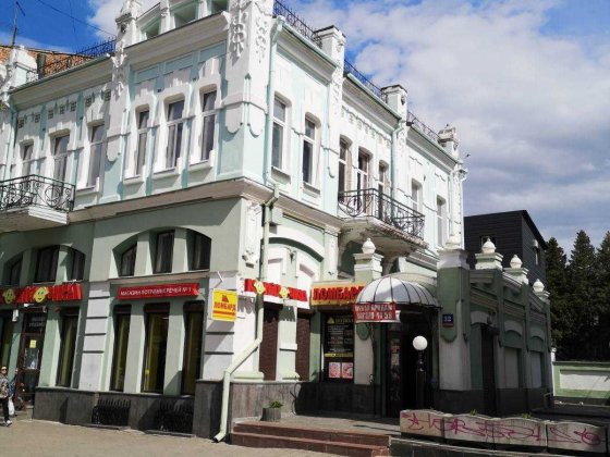 Продається  3-кімнатна квартира по вул. Л.Українки Луцьк