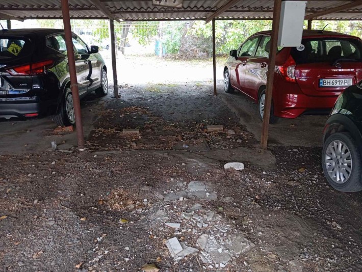 Продам или Сдам место на крытой стоянке ж/м Радужный,Таирова - фото 1