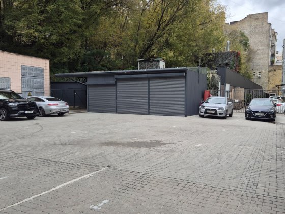 Нічна парковка в центрі Киев