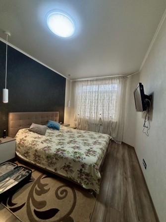 Продаж великої двокімнатної квартири з балконом! Без комісії! - фото 1