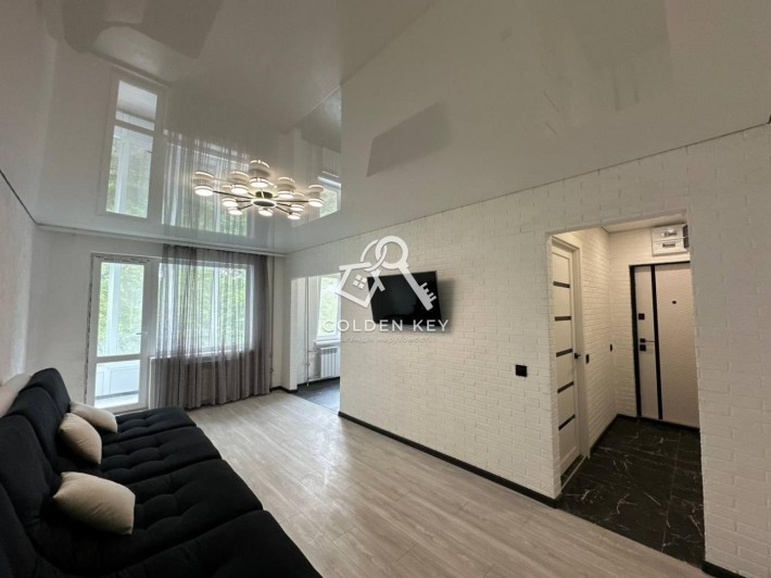 Продаж сучасної 2-кімнатної квартири по вул. Покровська 25 (Ювілейна) - фото 1