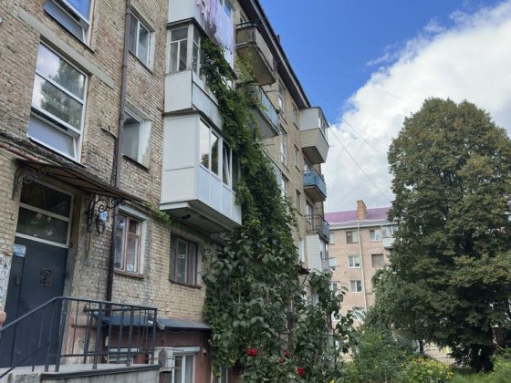 Продаю 2-кімнатну квартиру в районі Чайки Ровно