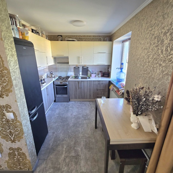 Продам 2к.кв. з хорошим ремонтом - фото 1