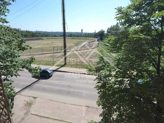 Продаж 2к квартири  пл. Артема Кривий Ріг