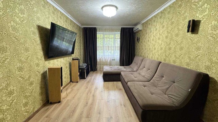 Продаж 2-кімн з ремонтом і меблями 129 квартал за Зарічним - фото 1