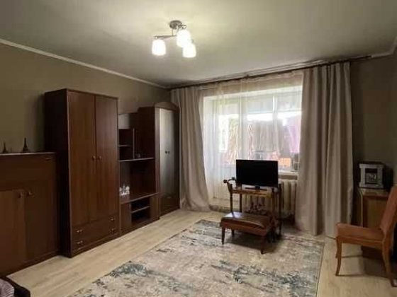 1к квартира з просторою кухнею в цегляному будинку! Полтава