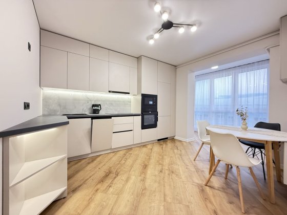 1-Кімнатна 47 кв.м. «На Щасливому» з Ремонтом! Студентська 24а Рівне