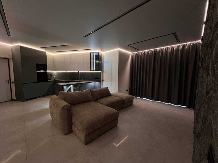 Продам ексклюзивну двокімнатну квартиру з ремонтом - фото 1