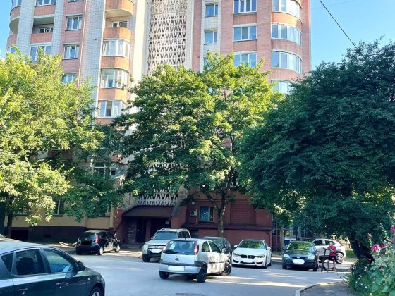 р 3-кімнатна квартира, автономне газове опалення Ровно