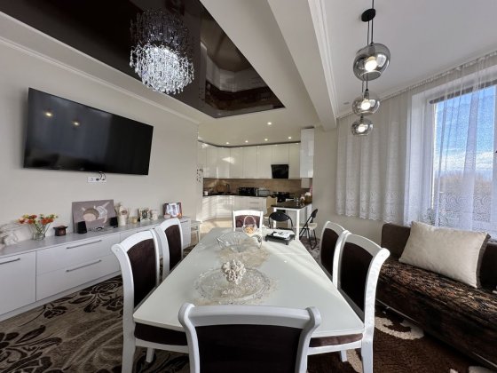 Продаж квартири з ремонтом 120 м2! Луцьк