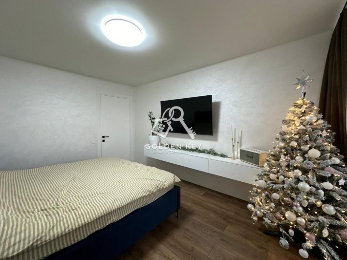 Продаж 3-кімнатної квартири по В.Великого, "готель Київ" - фото 1