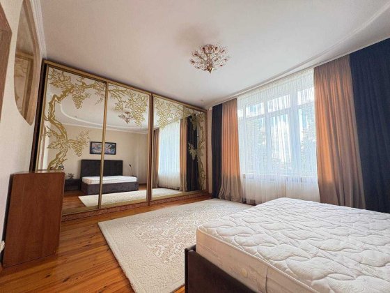 ₴ Продається простора 3-спальнева квартира по вул. Петра Могили Ровно