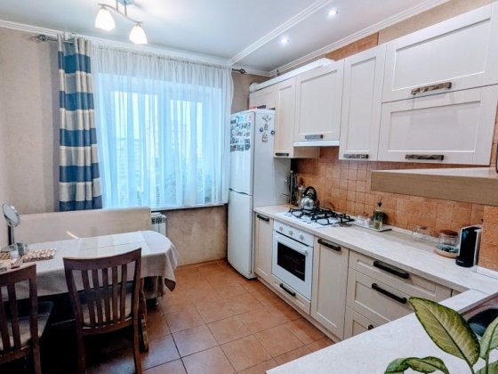 Сірка 18 трикімнатна з ремонтом Сумы