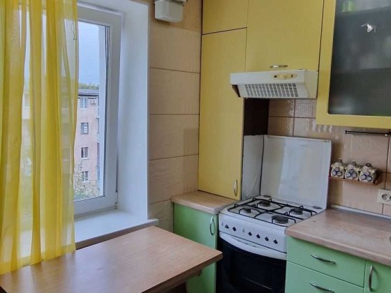 2к квартира на ЖБІ, 5/5 поверх, 45 м2, цегла, з євроремонтом, є підвал Полтава