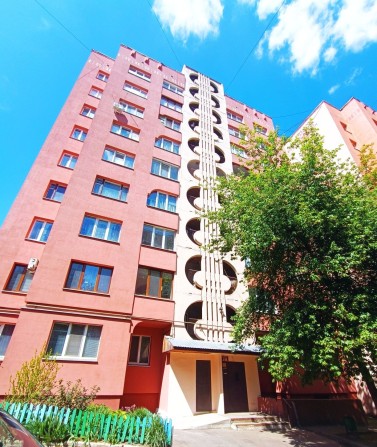 Простора 3-кімнатна в утепленому будинку, 2 поверх, серединка - фото 1