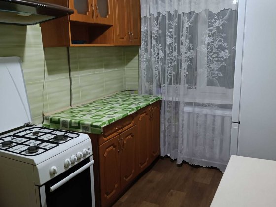 Трехкомнатная а 129-м квартале Кривой Рог