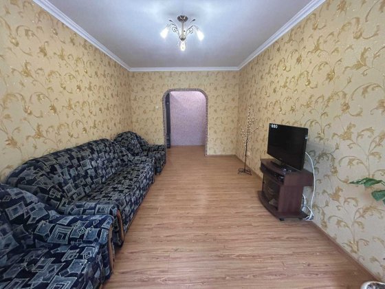 Продам 3-х кімн. квартиру вул. Симонова буд. 7 ( Східний 1) Кривой Рог