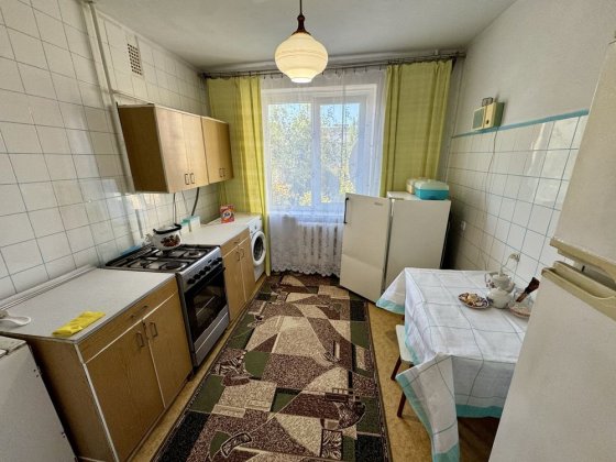 Продам 3-х комнатную на Заречном, Електрозаводская 12, 6 этаж Кривий Ріг