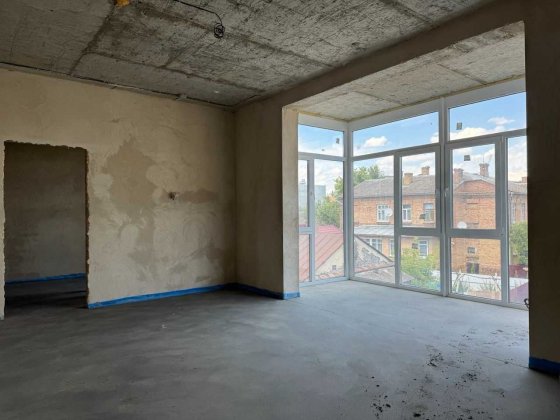 Продам 2-кім. квартиру з паркінгом у центрі, новобудова, з ліфтом Ровно