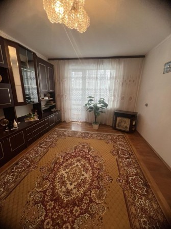 Продається 3-ох км квартира, р-н Дружба, вул.Карпенка - фото 1