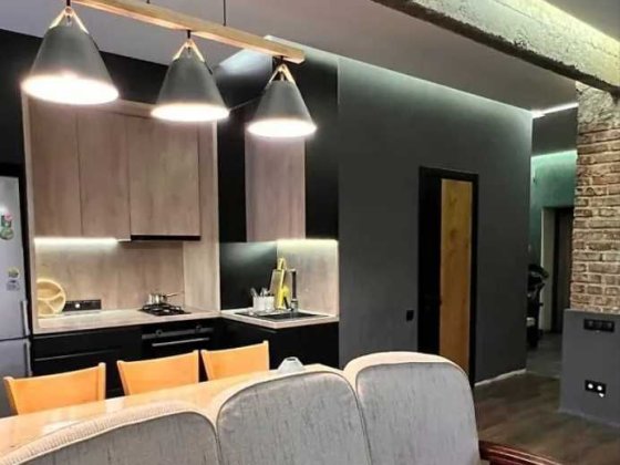 Продаж двокімнатної квартири з дизайнерським ремонтом в Центрі Полтава