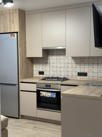 Продам 1-но кімнатну новобудову Щасливе - фото 1