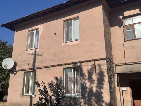 Продам Трехкомнатную квартиру на Югоке -Матреновка. Кривой Рог