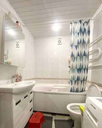 2 кімнатна квартира з автономним опаленням з кухнею 10,4 м2 - фото 1