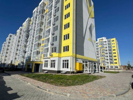 Однушка в ЗДАНОМУ будинку з комунікаціями Полтава