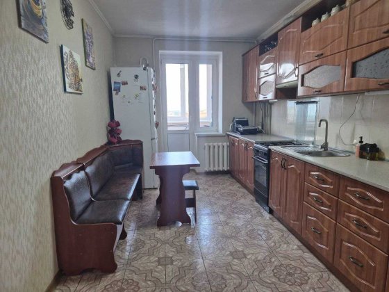 Центр вул Соборності продаж 2-х кімнатної квартири 76м у новобудові Полтава