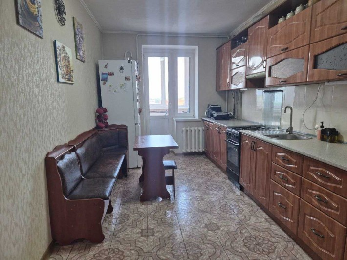 Центр вул Соборності продаж 2-х кімнатної квартири 76м у новобудові - фото 1