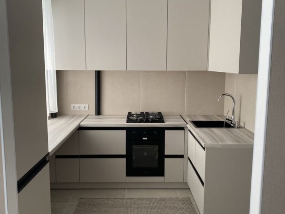 Продам 3ком. переделана на 2ком. Юбилейная Содружества Кривий Ріг