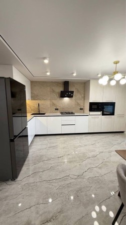 Продаж 3 кімнатної квартири по вул. Л. Курбаса - фото 1