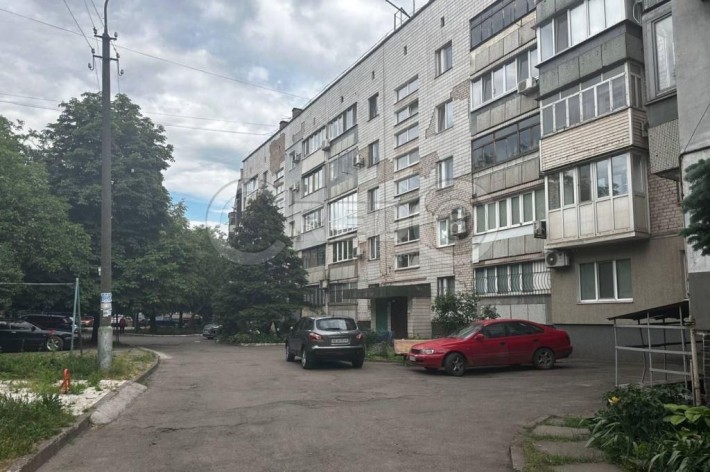 Продаж 4-х кімнатної квартири, вул. Першотравнева, центр міста - фото 1