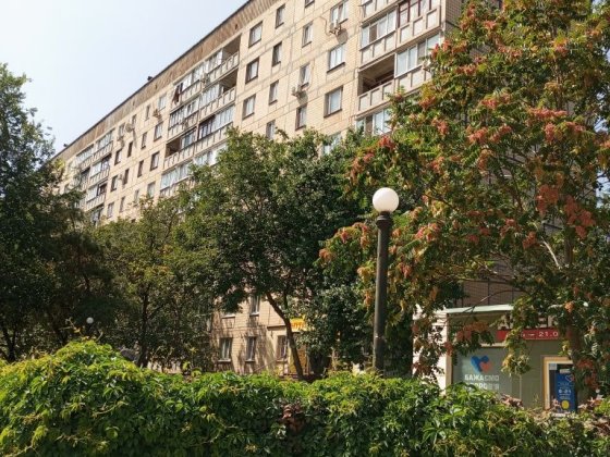 Продаю простору 2 кімнатну квартиру на 17 кварталі,червона лінія Кривий Ріг