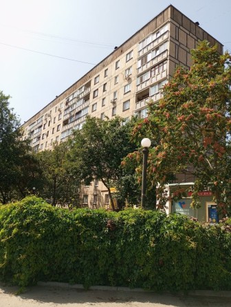 Продаю простору 2 кімнатну квартиру на 17 кварталі,червона лінія - фото 1