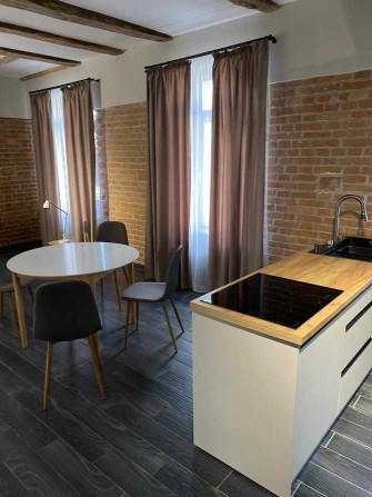 Цікава 2-кімн. квартира студія в центральному районі Полтави. Реальна. - фото 1