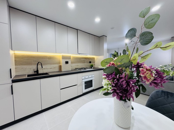 Продам 2 кімнатну квартиру в новобудові - фото 1