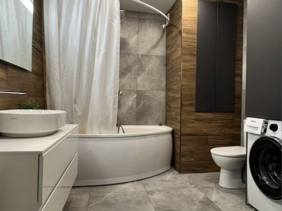 Продаётся 3-комнатная квартира,Восточный-3, ул. Лисового, 39 Кривой Рог