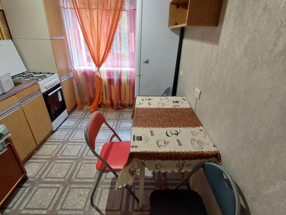 Продам 2  кімнатну  квартиру , Північний,  3- ій  поверх Ровно