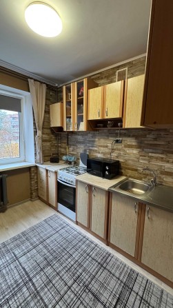 Продам 1к квартиру в цеглі, з ремонтом, Київський район - фото 1