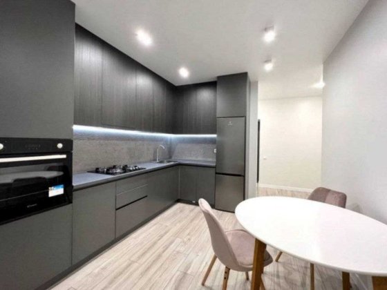 1-кімнатна ( на Щасливому ) Нова. Є гардеробна. Рівне