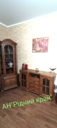 Продамо в центрі 2у квартиру  зі своїм двориком. - фото 1