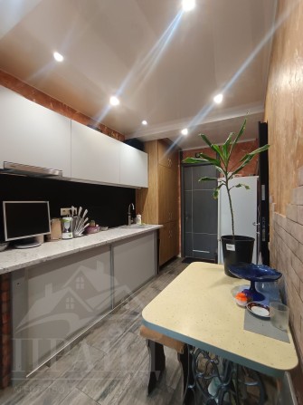 Укомплектовані 2 кімнати в гуртожитку - фото 1