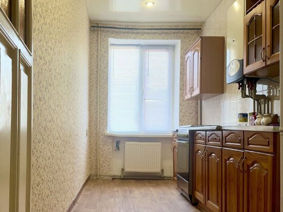 3-х сталінка « 8 лікарня» 2/2 автономка, гарний стан Кривой Рог