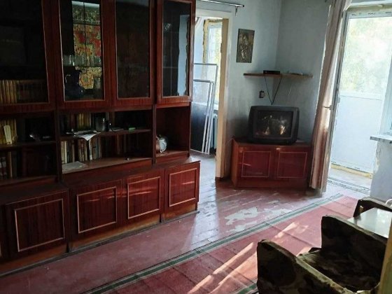 Продам 3-х кімнатну квартиру по вул. Федора Караманиць Кривой Рог